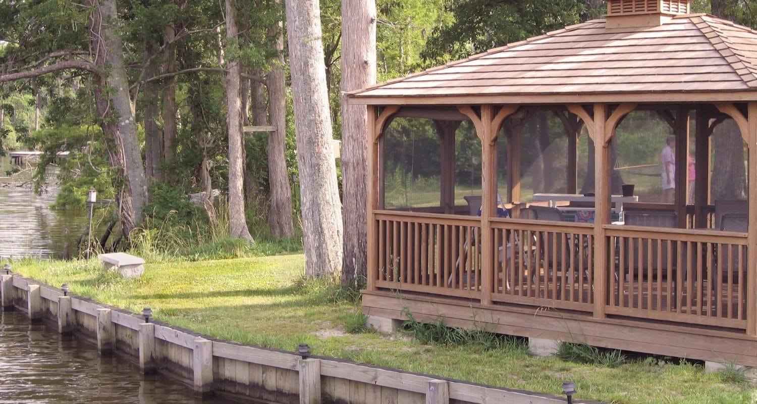 DIY Ideas: How To Build A Gazebo With Pallets